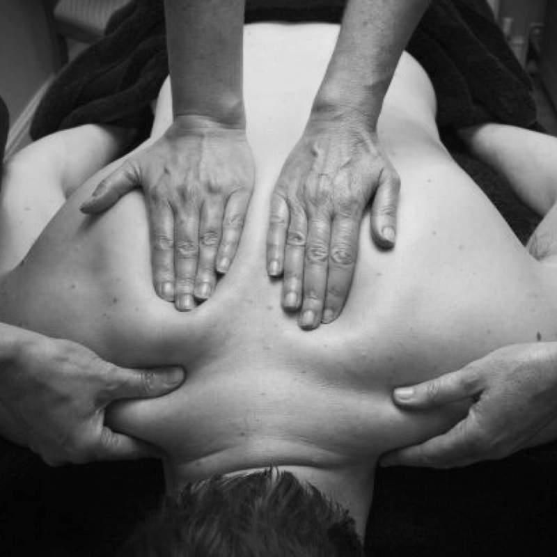 Escorts Milwaukee, Wisconsin 4 Hand Massage by 2 Pro Therapsit