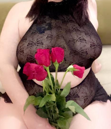 Escorts Albany, New York 🍒Busty Brunette Beauty🍒SPECIALS🌹