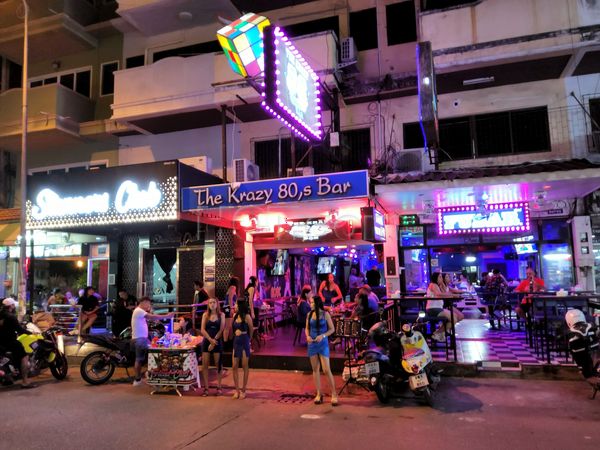 Beer Bar / Go-Go Bar Pattaya, Thailand Krazy 80S Bar