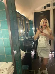 Escorts London, England VIP DrMassageUk
