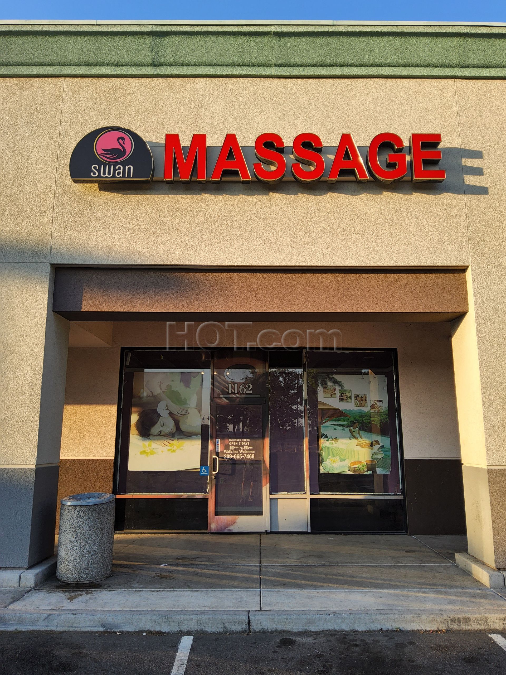 Manteca, California Swan Massage