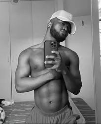 Escorts Riyadh, Saudi Arabia African boy