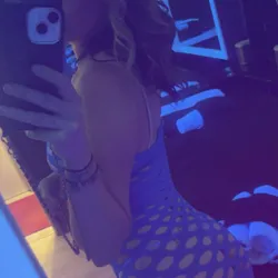 Escorts Lethbridge, Alberta London Laine | GFE Hottie