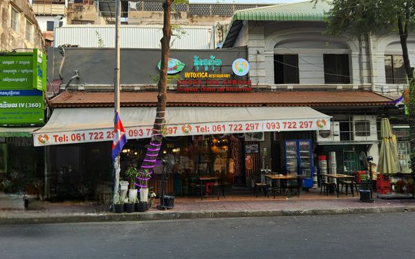 Beer Bar / Go-Go Bar Phnom Penh, Cambodia Intoxica