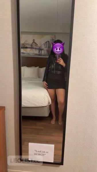 Escorts Hamilton, Ontario Monica