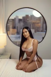 Escorts Honolulu, Hawaii ElegantEmi