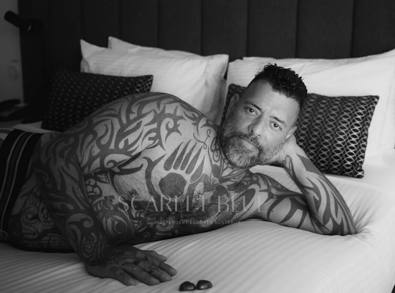 Escorts Perth, Australia Salvador Darling - male Escort 



