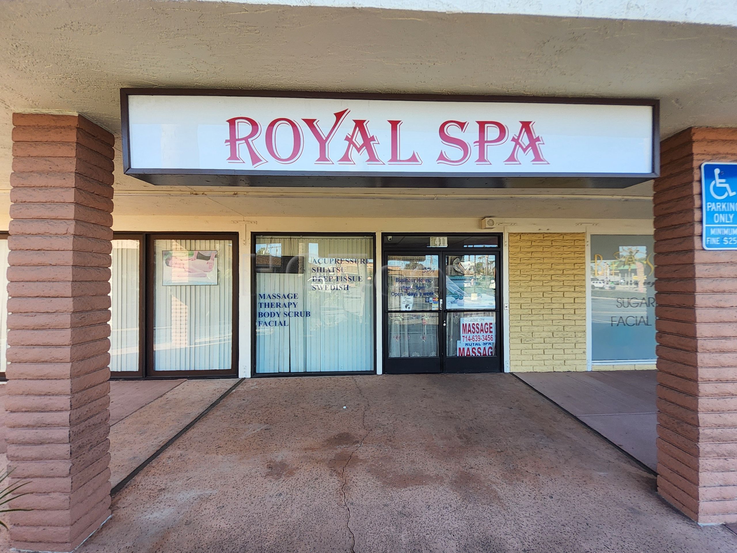 Los Angeles, California Royal Spa Massage