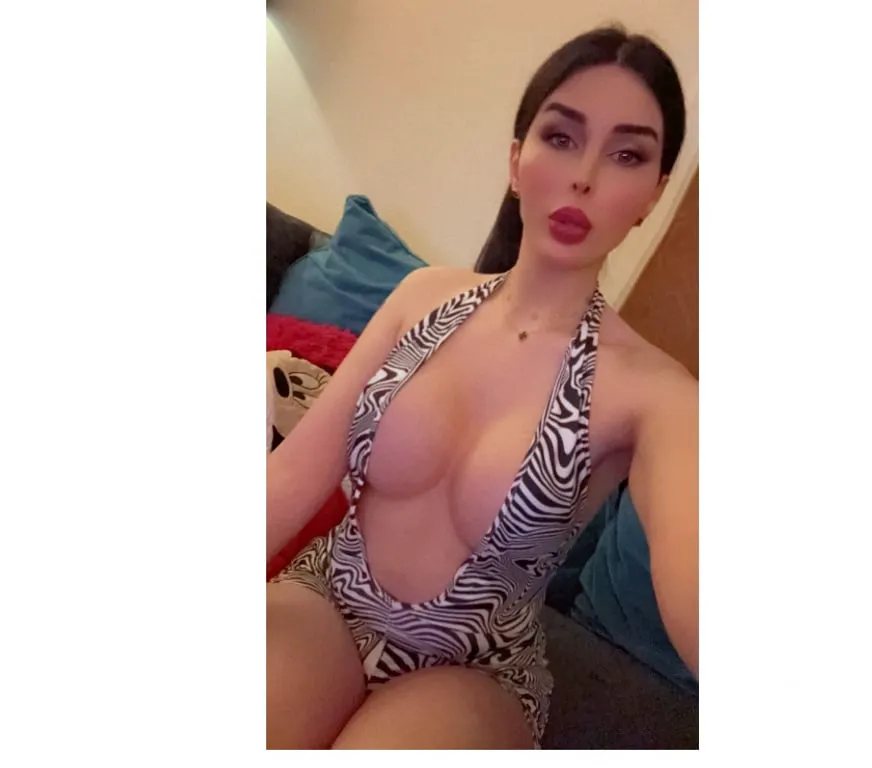 Escorts Glasgow, Scotland Ts Lili🎀 super hot and feminine