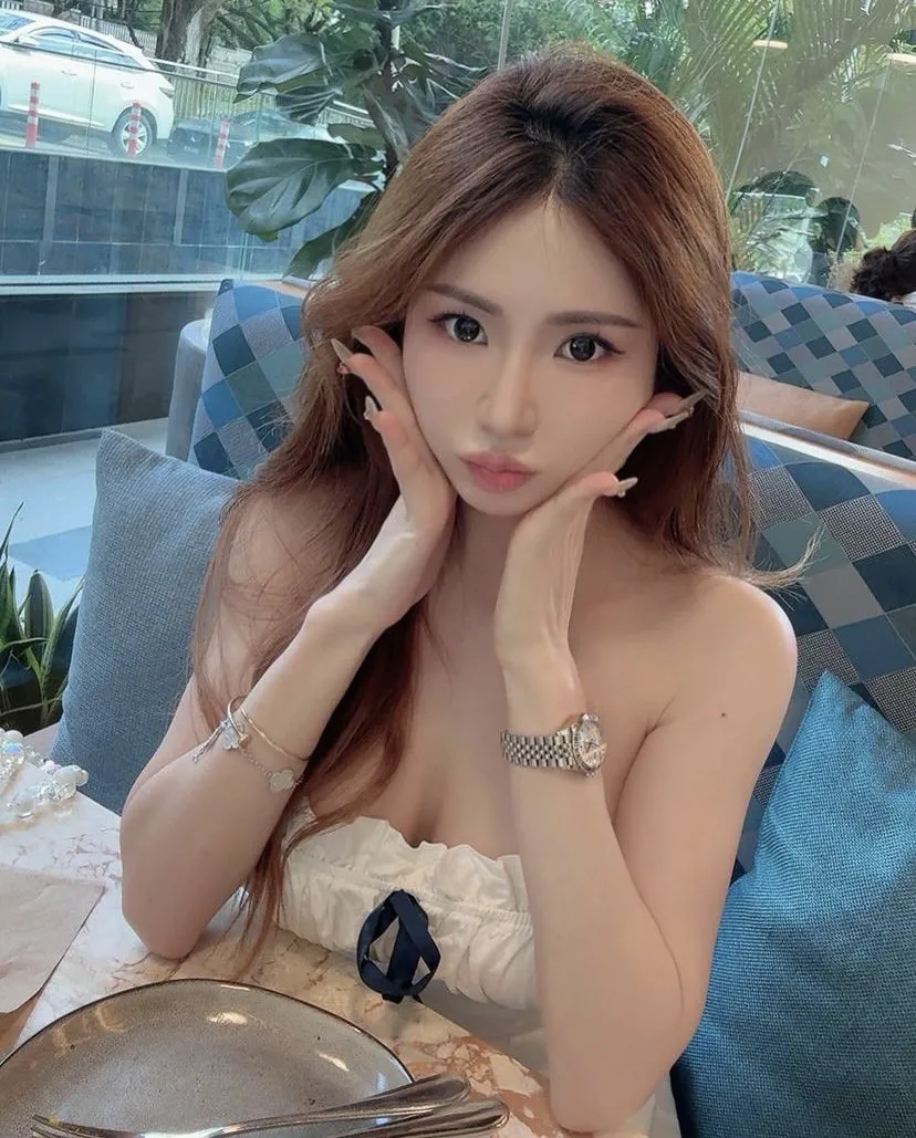 Escorts Osaka, Japan Cherry Bomb