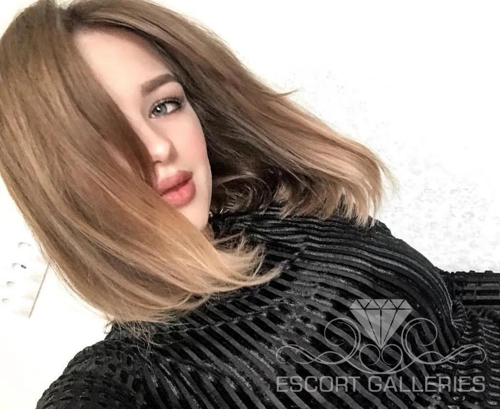Escorts Amsterdam, Netherlands Tina