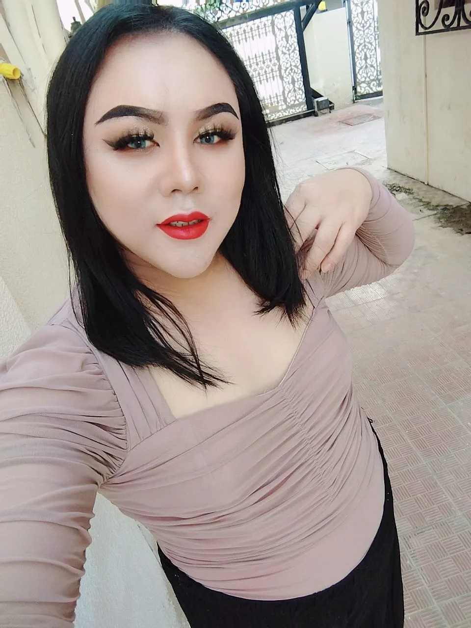 Escorts Muscat, Oman Iren