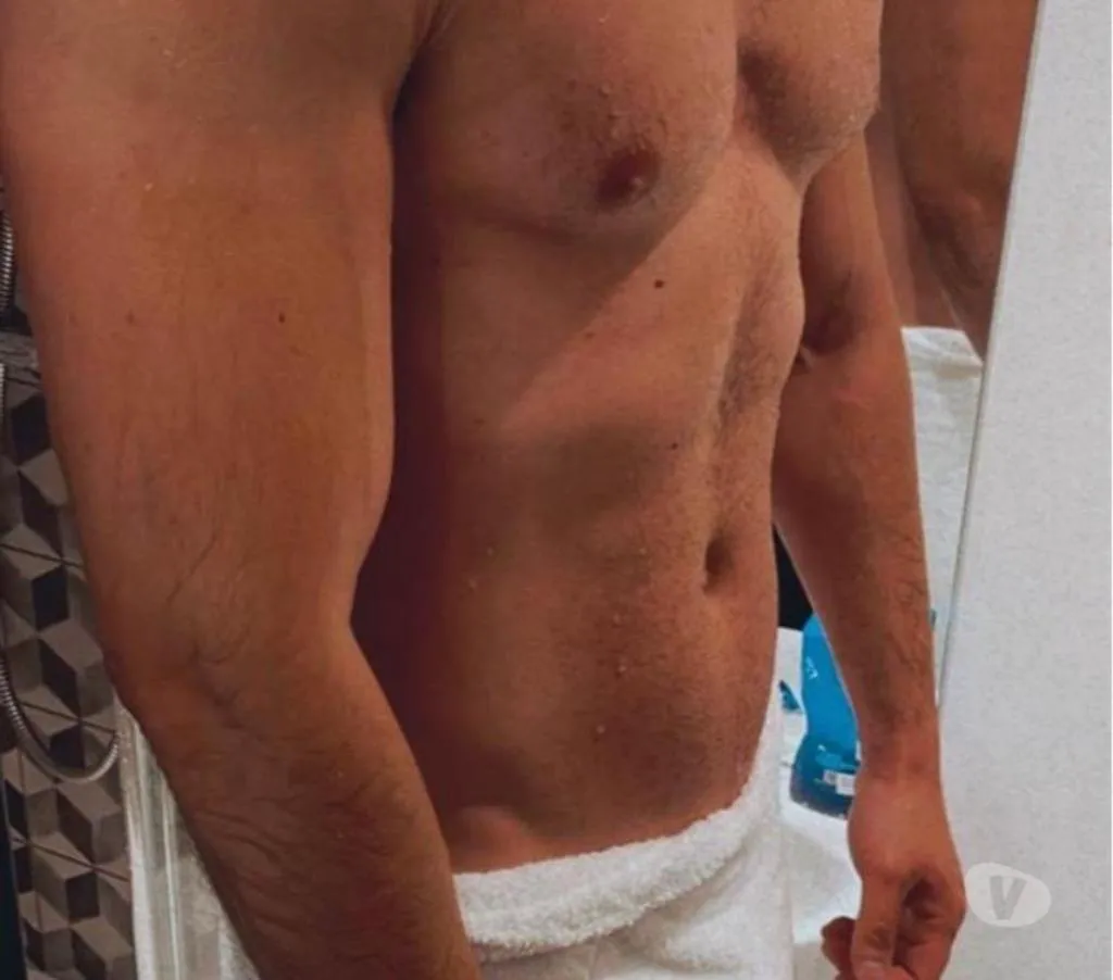 Escorts Glasgow, Scotland Sexy discreet footballer boy!