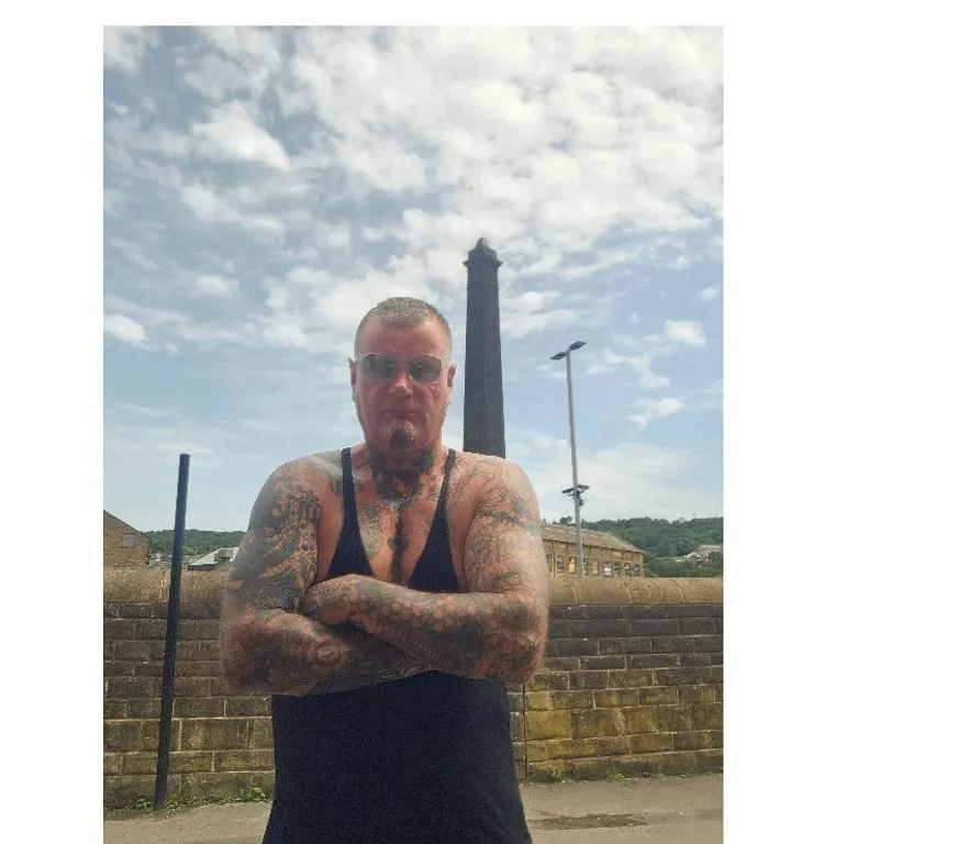 Escorts Leeds, England Mature Man Looking for CASUAL FEMALES FOR NAUGHTY MEET UPS