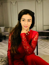 Escorts Abu Dhabi, United Arab Emirates Kavita Busty Girl