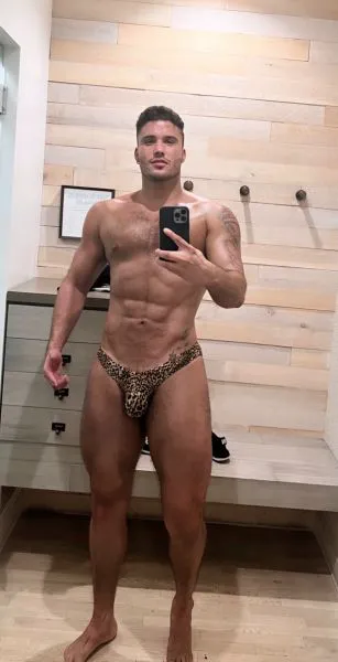 Escorts San Diego, California FarityRami