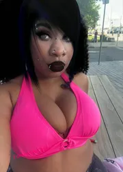 Escorts Oakville, Ontario Bella with the DSL