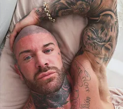 Escorts Northampton, England MR Murdz Masculine Tattooed gym fit man insta rob_murdz