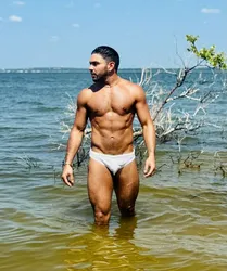 Escorts Lewisville, Texas Gomeloj